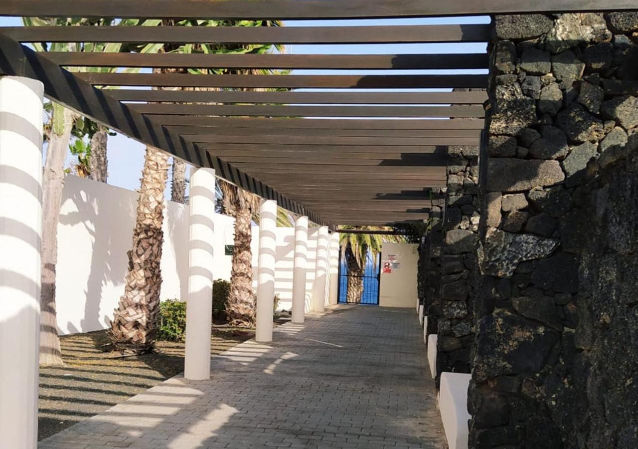 Villa Sun And Sea 4 Front De Mer Playa Rocca Costa Teguise Exteriör bild